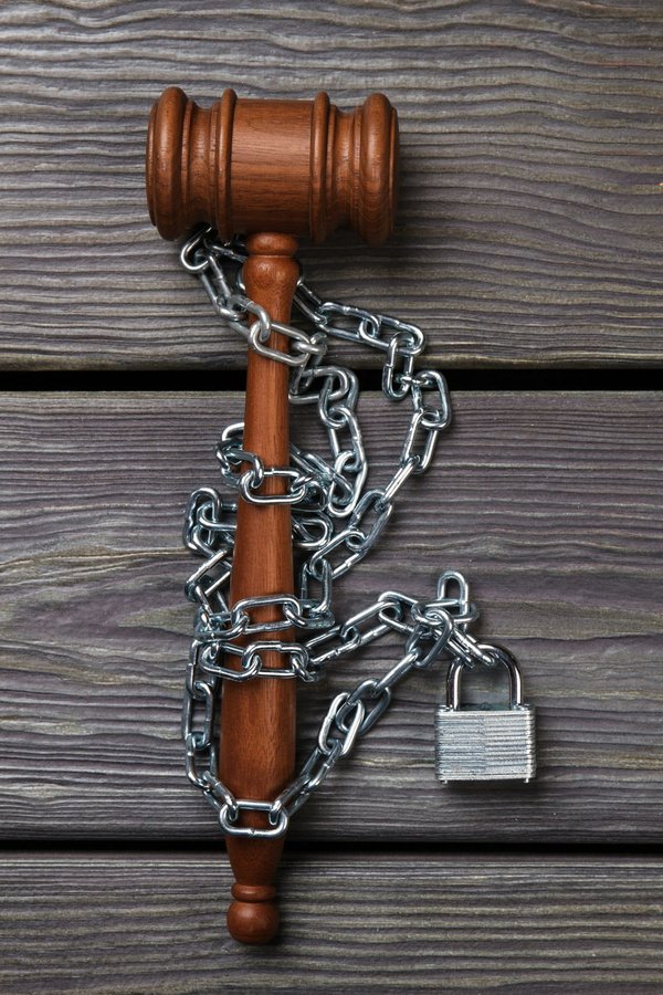 What legal considerations must UK businesses address when utilizing cloud computing services?